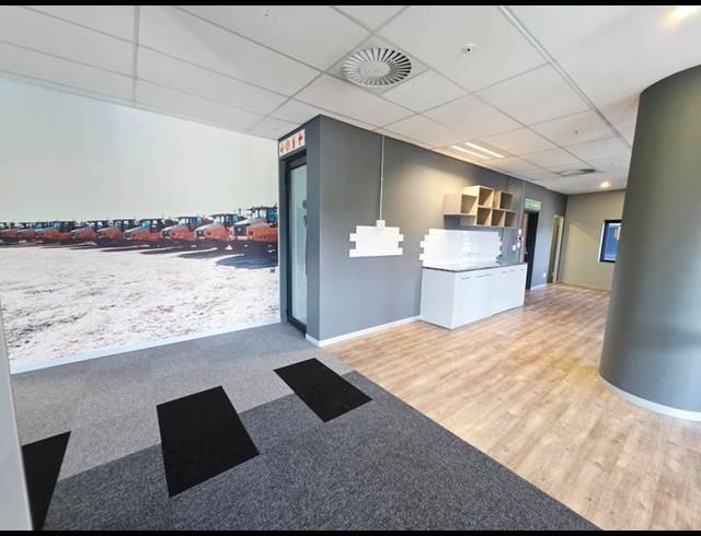 BUSINESS PROPERTY TO RENT IN MENLYN